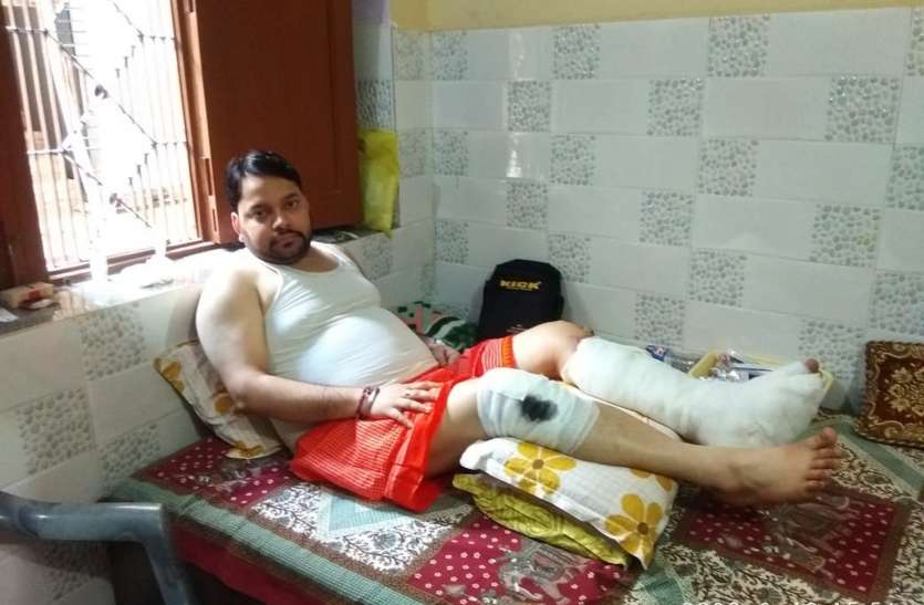 पिता से कहा, पहले इलाज कराओ, तब लिखाना रिपोर्ट - पिता से कहा, पहले इलाज कराओ, तब लिखाना रिपोर्ट -