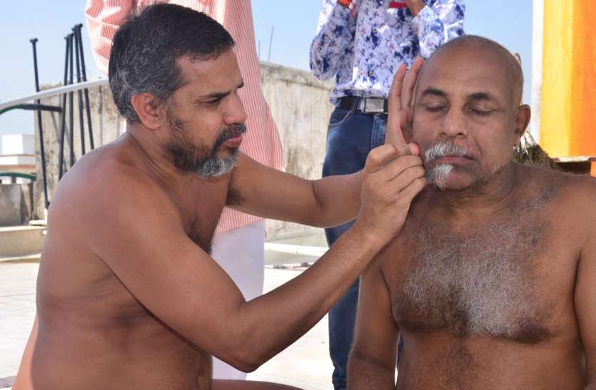 मेहनत से नहीं, दान, धर्म, पुण्य और तपस्या से अमीर बनता है इंसान मेहनत से नहीं, दान, धर्म, पुण्य और तपस्या से अमीर बनता है इंसान