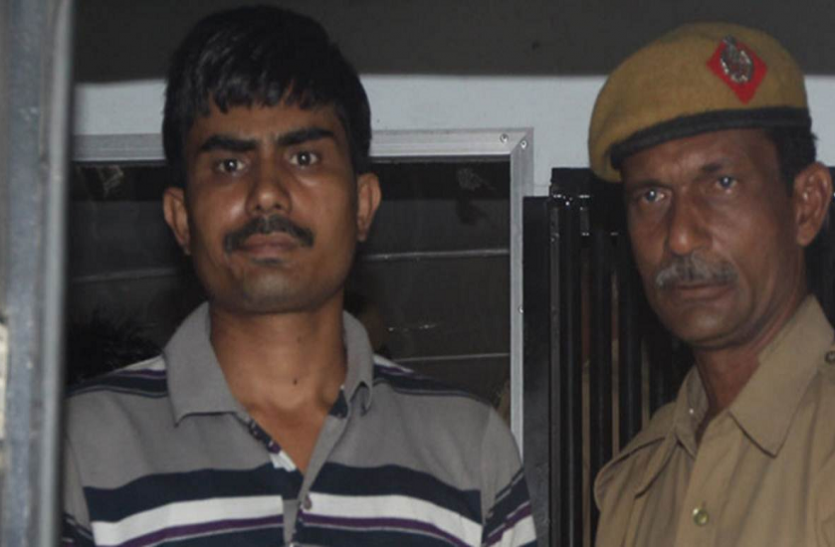 निर्भया केस: जिंदा बाप की सूरत नहीं देख पाया दोषी अक्षय का बेटा, पत्नी करती रही विलाप निर्भया केस: जिंदा बाप की सूरत नहीं देख पाया दोषी अक्षय का बेटा, पत्नी करती रही विलाप