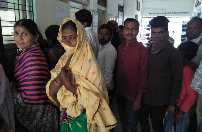 कोरोना वायरस :मरीजों की सुरक्षा पर नहीं प्रशासन का ध्यान कोरोना वायरस :मरीजों की सुरक्षा पर नहीं प्रशासन का ध्यान