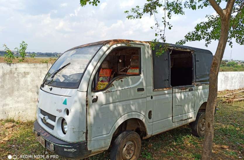 आरटीओ स्कूल वैन और मैजिक जब्त, जानिए क्या है मामला
