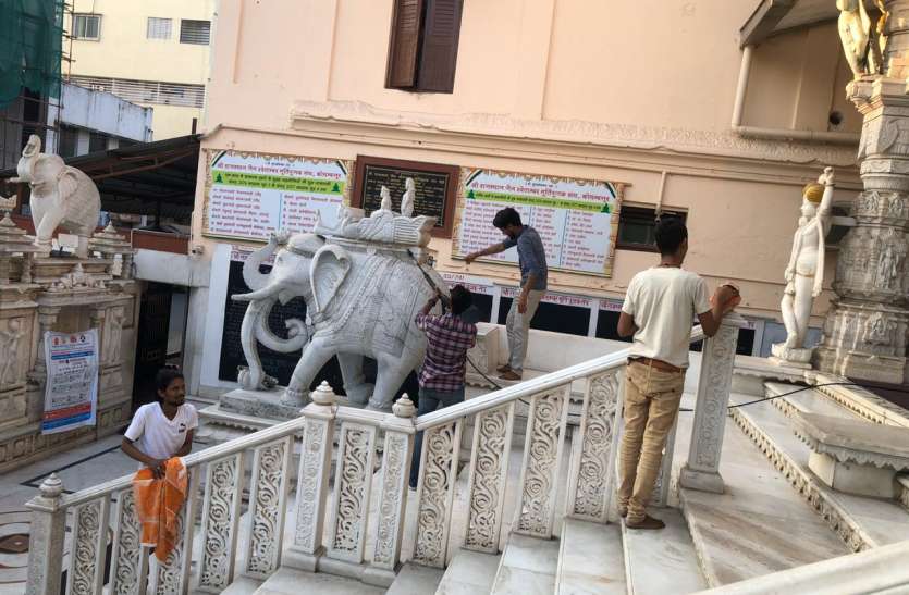 कोराना वायरस से जूझने के लिए धार्मिक स्थलों पर भी किया सावचेत कोराना वायरस से जूझने के लिए धार्मिक स्थलों पर भी किया सावचेत
