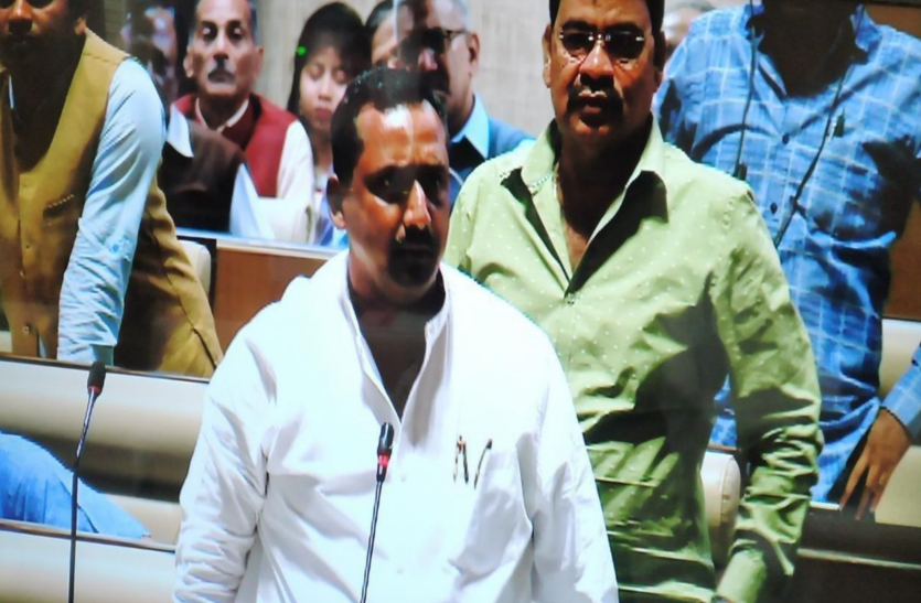 Clash Between Congress And BJP MLAs In Jharkhand Assembly झारखंड: विधानसभा में कांग्रेस-भाजपा सदस्यों के बीच आई हाथापाई की नौबत, यह थी वजह