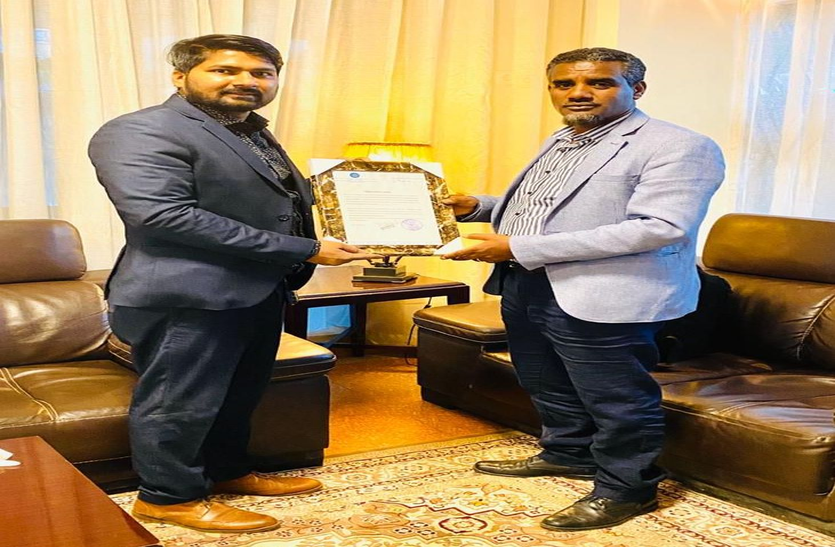 इथोपिया के मंत्री ने जितेन्द्र को दिया प्रशंसा पत्र इथोपिया के मंत्री ने जितेन्द्र को दिया प्रशंसा पत्र