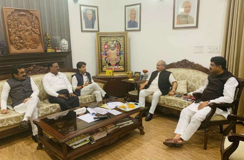 कमलनाथ-दिग्विजय पर भारी पड़ा ज्योतिरादित्य सिंधिया का मास्टर स्ट्रोक