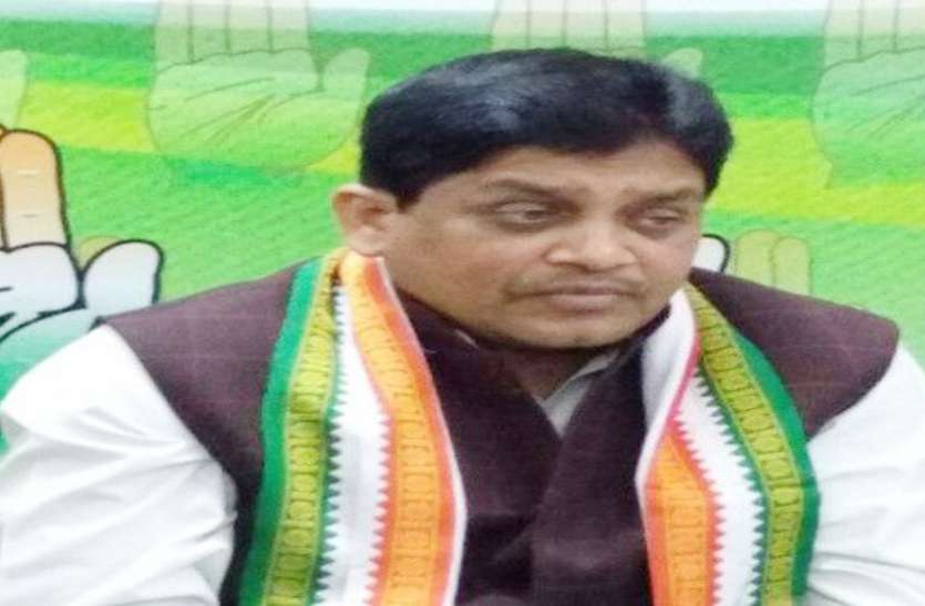 घोर लापरवाही : मंत्री डॉ. शिव डहरिया ने लंदन से लौटी बेटी को क्वेरेंटाइन सेंटर में रखने के बजाय ठहराया छत्तीसगढ़ सदन में घोर लापरवाही : मंत्री डॉ. शिव डहरिया ने लंदन से लौटी बेटी को क्वेरेंटाइन सेंटर में रखने के बजाय ठहराया छत्तीसगढ़ सदन में