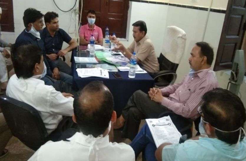 Training for prevention of corona कोरोना की रोकथाम को लेकर निजी चिकित्सकों को दिया प्रशिक्षण
