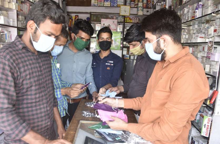 do-not-sell-masks-and-sanitizers-without-bills मास्क व सेनेटाइजर बिना बिल के न बेचें