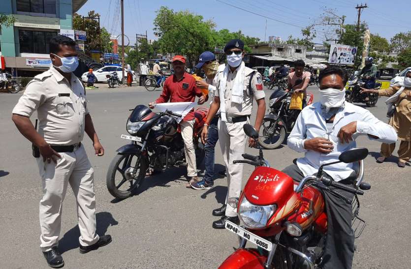 प्रतिबंधात्मक आदेश लागू पढ़े, कोरोना की दहशत: जिले में धारा १४४ के तहत प्रतिबंधात्मक आदेश लागू