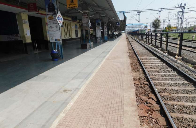 कोरोना से बचाव, अब 31 मार्च तक नहीं चलेगी ट्रेनें कोरोना से बचाव, अब 31 मार्च तक नहीं चलेगी ट्रेनें