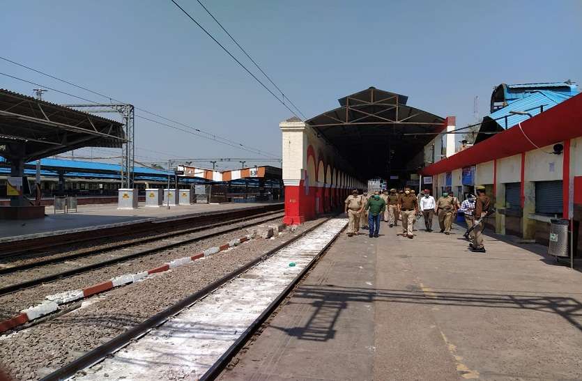जनता कर्फ्यू अलीगढ़ Live: जारी है जनता कर्फ्यू, पीएम मोदी को मिला अलीगढ़ मण्डल का समर्थन