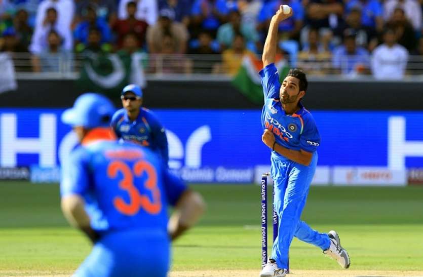 bhuvneshwar kumar.jpg 19 साल की उम्र में भुवी के करियर में आया था टर्निंग पॉइंट, जब सचिन को किया था 0 पर आउट