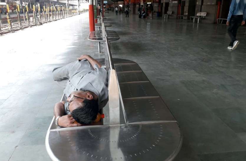 प्रदेश में जनता कर्फ्यू नहीं बल्कि सरकारी कर्फ्यू रहा Corona Virus: प्रदेश में जनता कर्फ्यू नहीं बल्कि सरकारी कर्फ्यू रहा