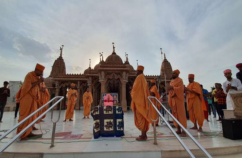 उत्साह की ध्वनि से गूंजी छोटीकाशी, पीएम के आहवान का किया स्वागत उत्साह की ध्वनि से गूंजी छोटीकाशी, पीएम के आहवान का किया स्वागत