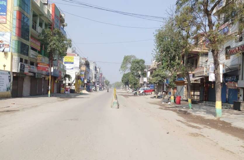 ghaziabad.jpg Janta Curfew के बीच घरों में कैद हुए लोग तो CoronaVirus जंग लड़ने उतरी ये टीम