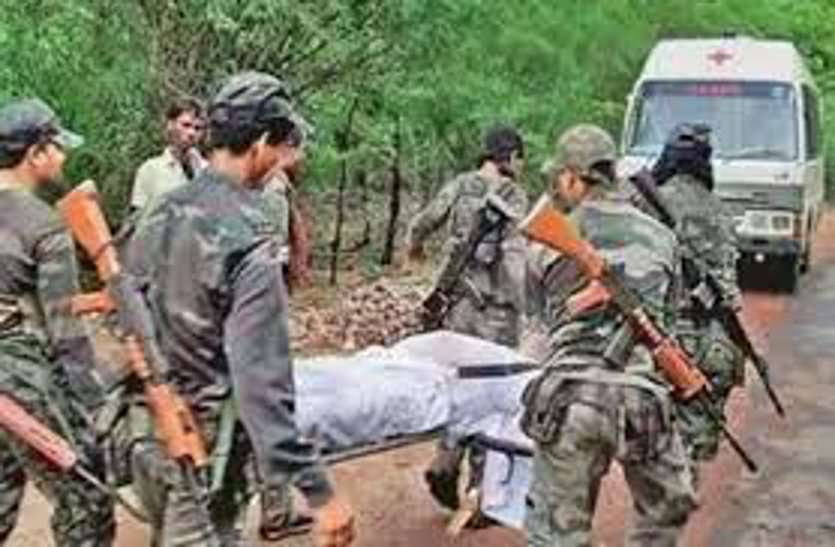 जनता कफ्र्यू के बीच छत्तीसगढ़ में नक्सली मुठभेड़, 14 जवान शहीद, सुकमा में पोस्टेड जवानों का हालचाल जानने बेचैन हुए परिजन जनता कफ्र्यू के बीच छत्तीसगढ़ में नक्सली मुठभेड़, 14 जवान शहीद, सुकमा में पोस्टेड जवानों का हालचाल जानने बेचैन हुए परिजन