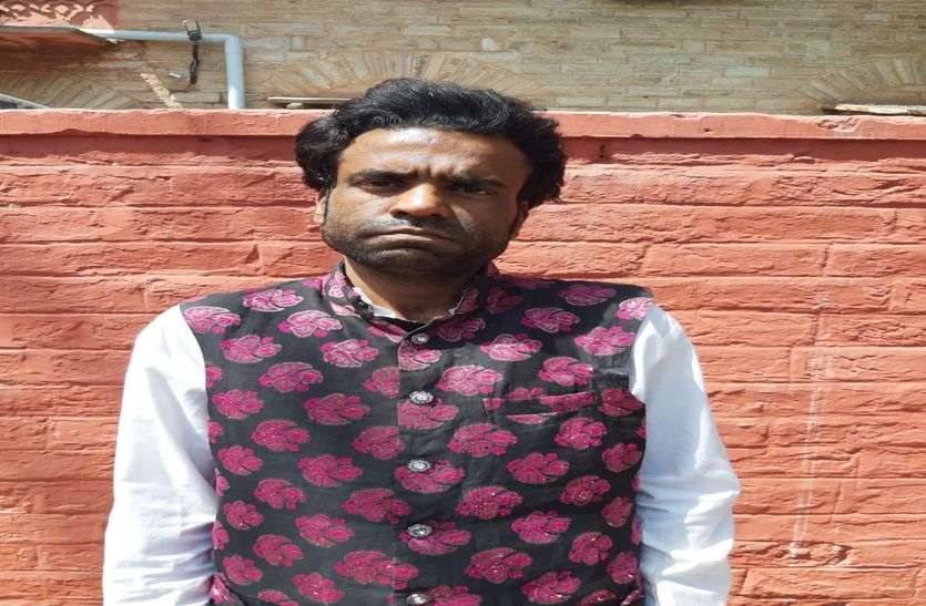 महिला कांस्टेबल से बदसलूकी पर गिरफ्तार आरोपी खादिम भेजा जेल महिला कांस्टेबल से बदसलूकी पर गिरफ्तार आरोपी खादिम भेजा जेल