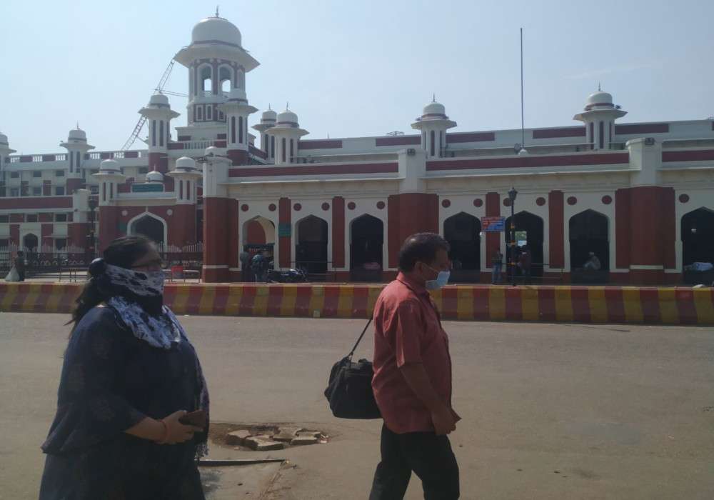 Janta Curfew : लखनऊ, बरेली, गाजियाबाद और गोरखपुर समेत पूरे यूपी में पसरा सन्नाटा, जानें- प्रमुख शहरों का हाल