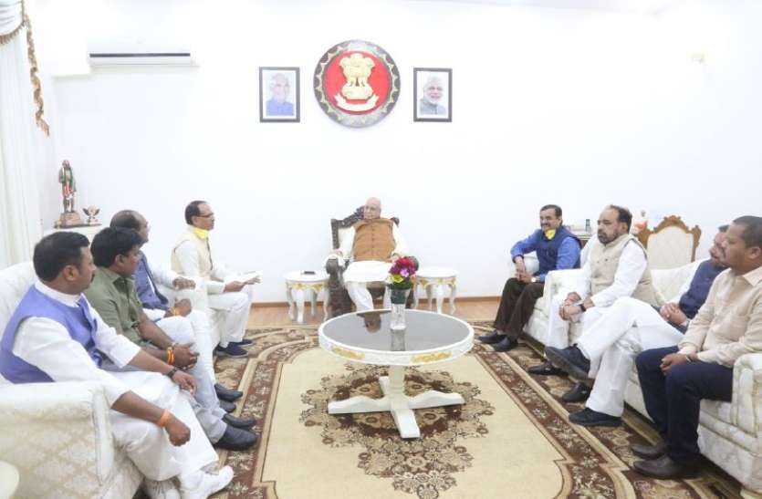 ne.jpg शपथ ग्रहण की तैयारी में जुटी भाजपा, सत्ता पाने के लिए कांग्रेस बना रही रणनीति