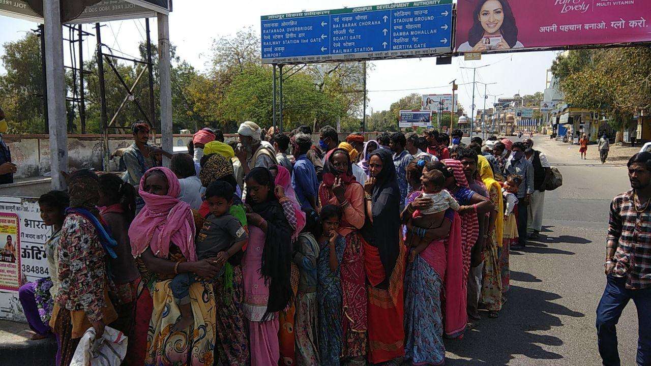 food provided to needful people during janta curfew in jodhpur