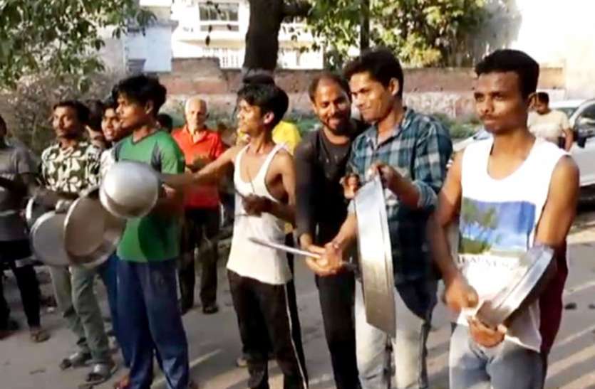 कोरोना के नाश के लिए गूंजे शंख और घड़ियाल कोरोना के नाश के लिए गूंजे शंख और घड़ियाल