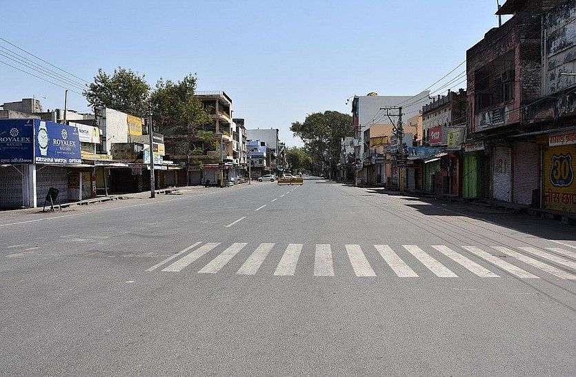Bhilwara कोरोना के डर से भीलवाड़ा में पसरा सन्नाटा, लोग छोड़कर जा रहे है शहर