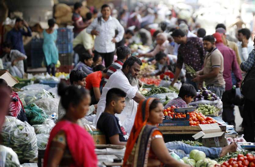 सब्जी बंद में सब्जियां हो गईं दो गुनी महँगी, मास्क और सेनेटाइजर का भी संकट