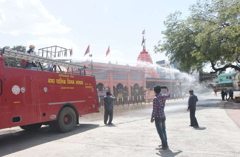 VIDEO PM Narendra Modi had remembered that the Ratlam temple VIDEO महिला ने किया नगर निगम आयुक्त को फोन, फिर दौड़ गया पूरा अमला
