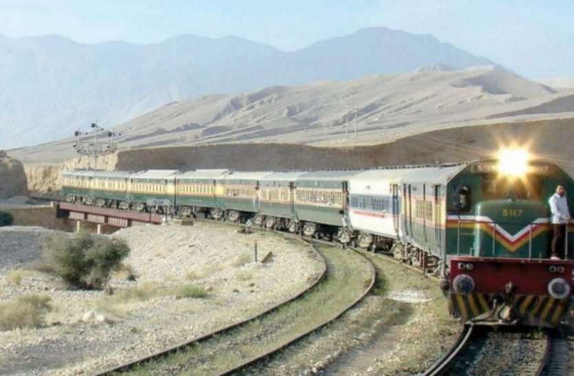 pakistan_railway.jpg पाकिस्तान में कोरोना का कहर: 31 मार्च तक रेल सेवा बंद