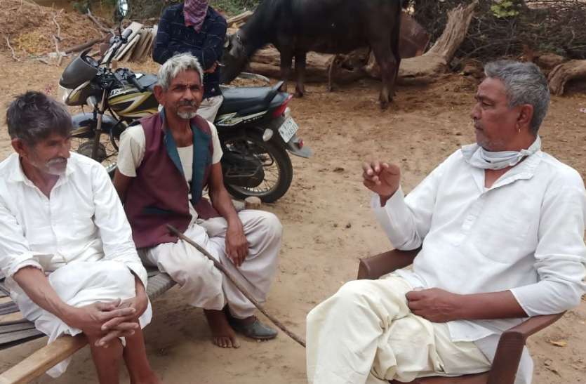 - जालोर के पास जवाई नदी के बहाव क्षेत्र के बीच स्थित 19 कृषि कुओं पर बसे 500 से अधिक लोगों की दास्तान तब इन परिवारों को पानी ने टापू पर रोका, अब कोरोना ने किया कैद