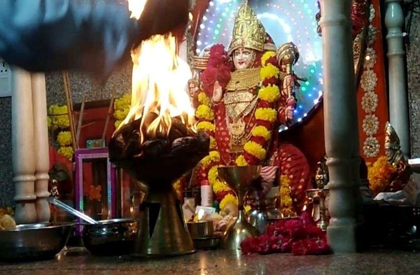 ambey mata mandir Chaitra Navratri: शुरू हुआ नव संवत्सर, किया अम्बे मैया का पूजन