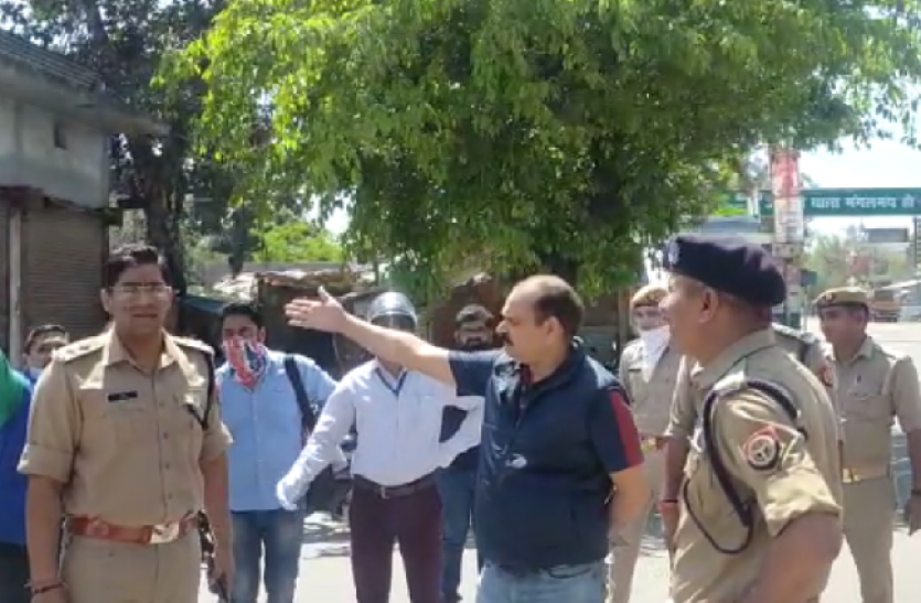 bijnor.png कोरोना लॉकडाउन के बाद घर से निकलने वालों को दी जा रही है ऐसी-ऐसी सजा