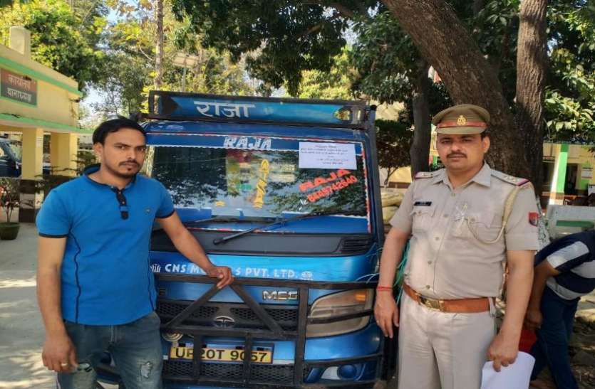 corona1.jpg Lockdown के दौरान योगी ने दिए थे निर्देश, घर-घर तक पुलिस पहुंचा रही सामान, इस नंबर पर करें कॉल