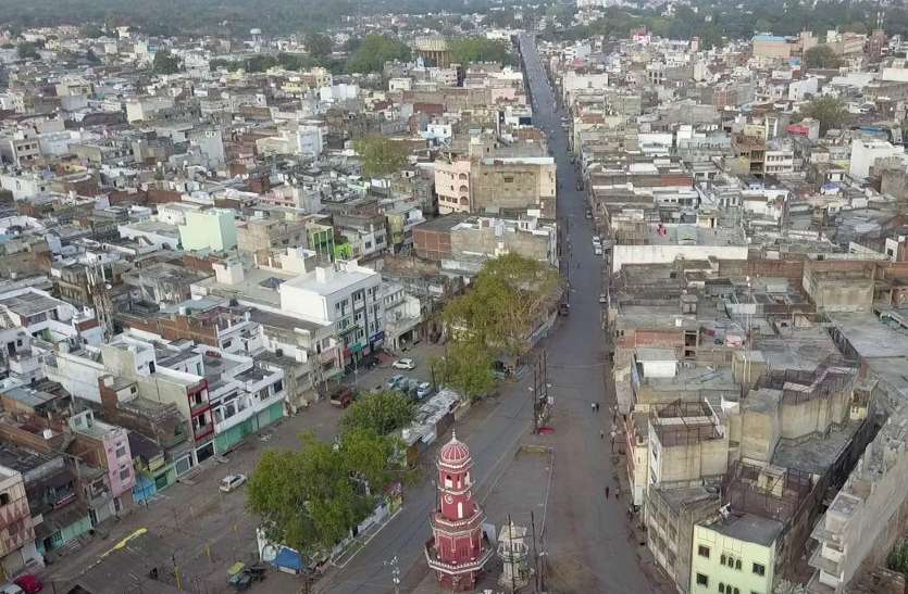 तस्वीरें बता रही कि शहर की जनता जाग चुकी है. 14 अप्रैल तक टोटल लॉकडाउन, घर से बाहर निकलने की नहीं होगी अनुमति