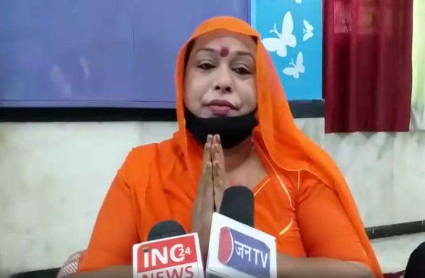 #CORONA: बहुत जल्दी कबूल होती है इनकी दुआ, वीडियो देख आपकी भी भर आएंगी आंखें....