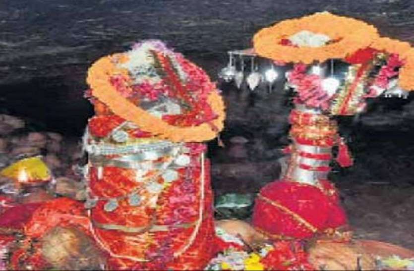 ये है देश का अनोखा मंदिर जहां रेंगकर दर्शन करते है श्रद्धालु, खीरा चढ़ाने पर होती है सारी मुरादें पूरी ये है देश का अनोखा मंदिर जहां रेंगकर दर्शन करते है श्रद्धालु, खीरा चढ़ाने पर होती है सारी मुरादें पूरी