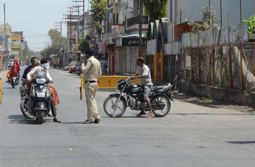 लॉक डाउन जिले की बार्डर सील, भोजपुरी टोल प्लाजा के पास 36 यात्रियों से भरी बस की हुई जांच