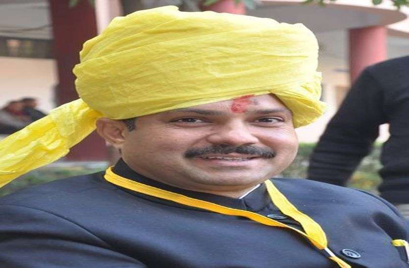 नवलगढ़ विधायक की अनूठी पहल, नंबर डायल करो, घर आएगा भोजन नवलगढ़ विधायक की अनूठी पहल, नंबर डायल करो, घर आएगा भोजन