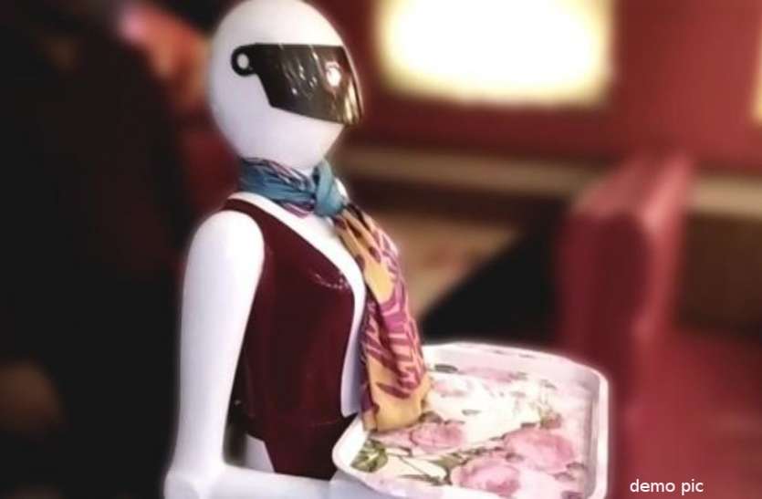 robot.jpg CoronaVirus: चीन की तर्ज पर यूपी के इस शहर में भी रोबोट परोस रहा क्वारंटीन वॉर्ड में खाना