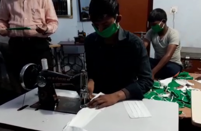 untitled.png जेल में बंद कैदियों ने भी शुरू की कोरोना से लड़ाई, देश के लिए कर रहे हैं यह बड़ा काम