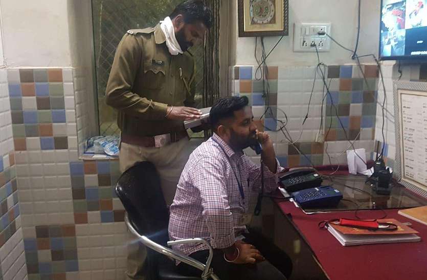 साब, पूरा परिवार कल से भूखा, रोटी का करो इंतजाम साब, पूरा परिवार कल से भूखा, रोटी का करो इंतजाम