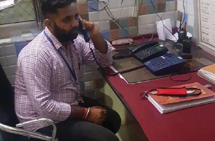 कोई भोजन से वंचित है तो कंट्रोल रूम पर करो कॉल कोई भोजन से वंचित है तो कंट्रोल रूम पर करो कॉल