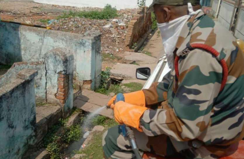 New experiment - now fire brigade will spray pesticidesनया प्रयोग- अब फायर ब्रिगेड़ से होगा कीटनाशक दवाइयों का छिड़काव नया प्रयोग- अब फायर ब्रिगेड़ से होगा कीटनाशक दवाइयों का छिड़काव