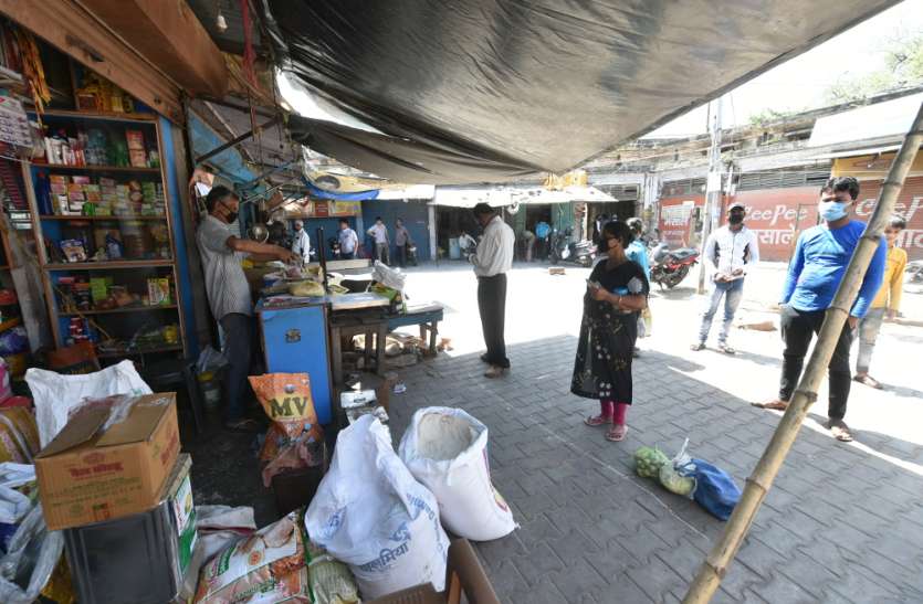 पब्लिक एड्रेस सिस्टम के माध्यम से लोगों को घरों में रहने का अनुरोध करें: मुख्य सचिव पब्लिक एड्रेस सिस्टम के माध्यम से लोगों को घरों में रहने का अनुरोध करें: मुख्य सचिव