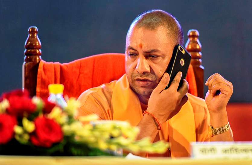 कोरोना को लेकर सीएम योगी की बड़ी सौगात, 38907 लोगों के खातों में पहुचाए तीन करोड़ कोरोना को लेकर सीएम योगी की बड़ी सौगात, 38907 लोगों के खातों में पहुचाए तीन करोड़