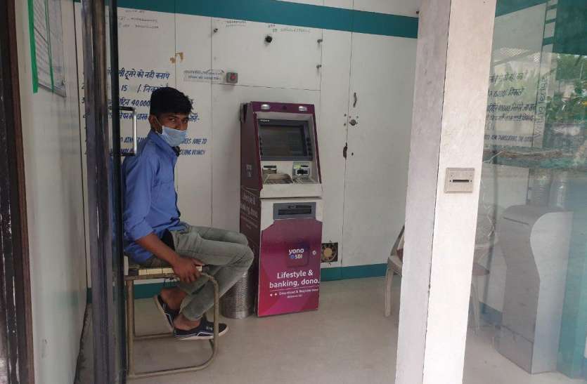 Infection not caused by touching the ATM can cause infection in bhilwara भीलवाड़ा में ATM को नहीं कर रहे सेनेटाइज, छूने से हो सकता है संक्रमण