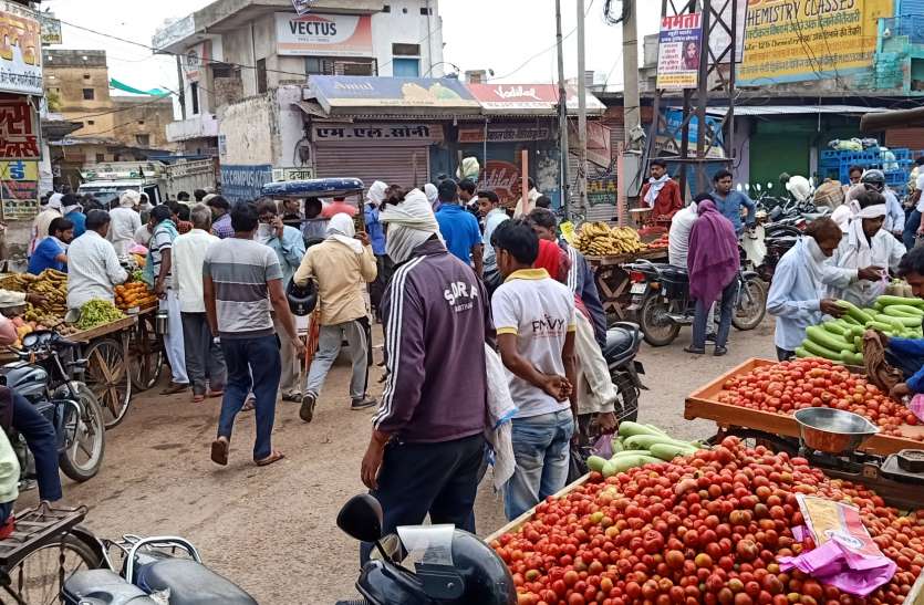 कोराना वायरस... आटा पहुंचा 32 सौ रुपए प्रति क्विंटल तो चीनी व दाल भी की महंगी कोराना वायरस... आटा पहुंचा 32 सौ रुपए प्रति क्विंटल तो चीनी व दाल भी की महंगी