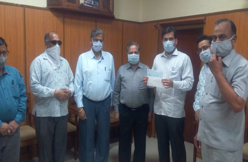Coronavirus: संकट से पाने को पार, खुल गए भामाशाहों के द्वार Coronavirus: संकट से पाने को पार, खुल गए भामाशाहों के द्वार