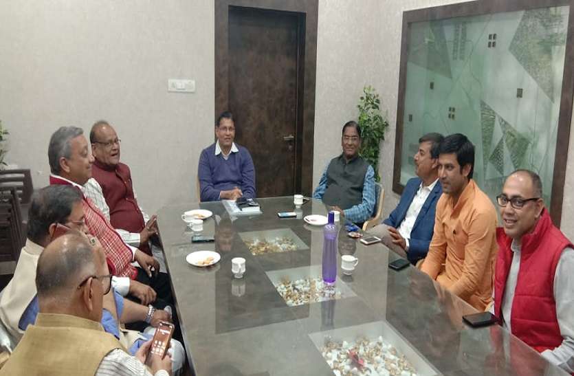 कोई भूखा नहीं सोए के लक्ष्य में जुटी भाजपा, गरीबों तक पहुंचाएगी भोजन कोई भूखा नहीं सोए का लक्ष्य लेकर काम में जुटी भाजपा, गरीबों तक पहुंचाएगी भोजन