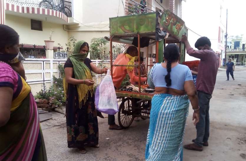 होम डिलेवरी पढ़े, राशन और सब्जी डिलेवरी करने व्यापारी तैयार, वितरण करने नहीं मिल रहे वाहनों को पास